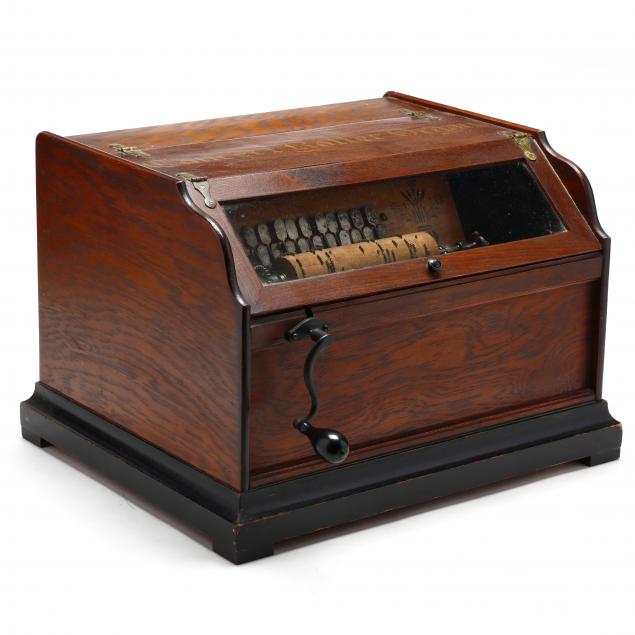 concert-roller-organ-with-33-rolls