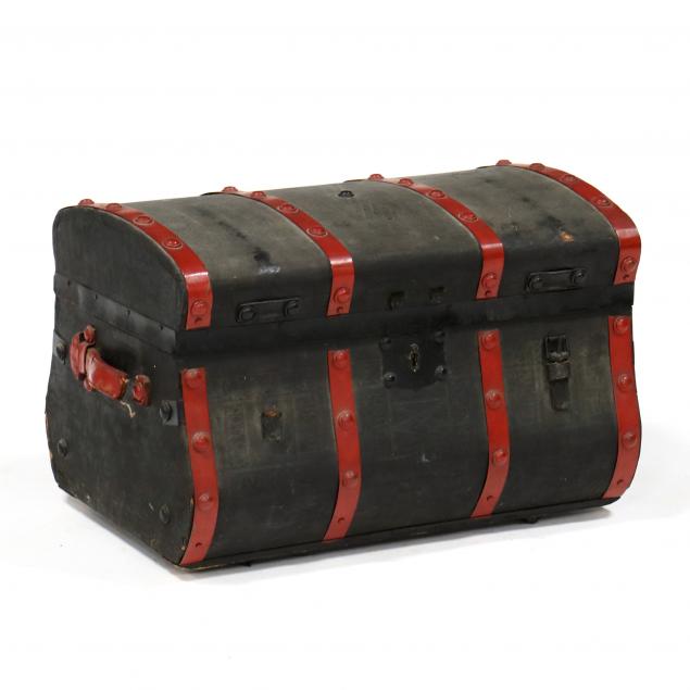 antique-carriage-trunk