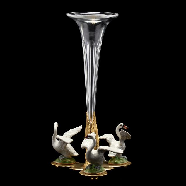 the-cain-collection-swan-decorated-centerpiece