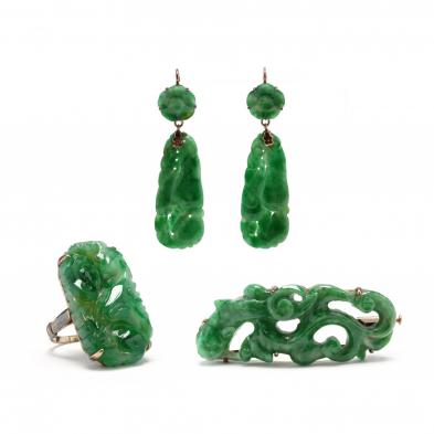 three-vintage-gold-and-jadeite-jewelry-items