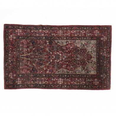 persian-isfahan-prayer-rug