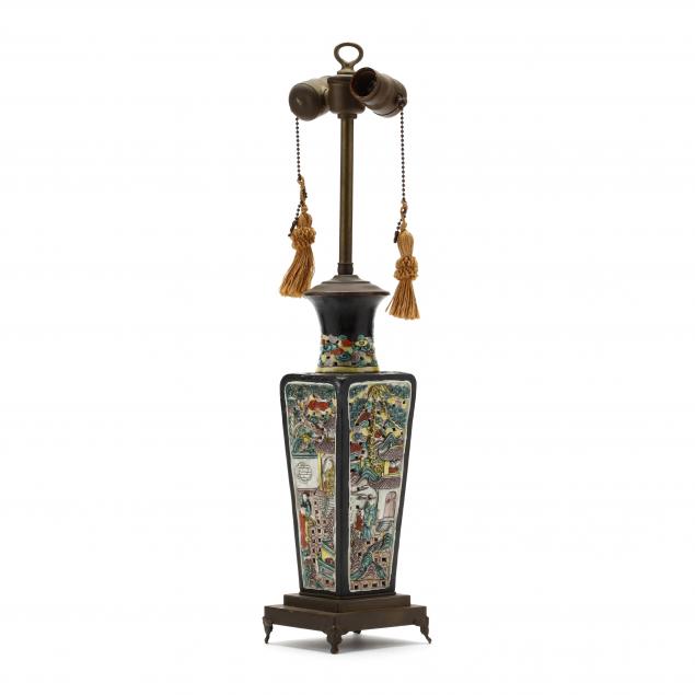 a-chinese-kangxi-style-famille-verte-vase-lamp