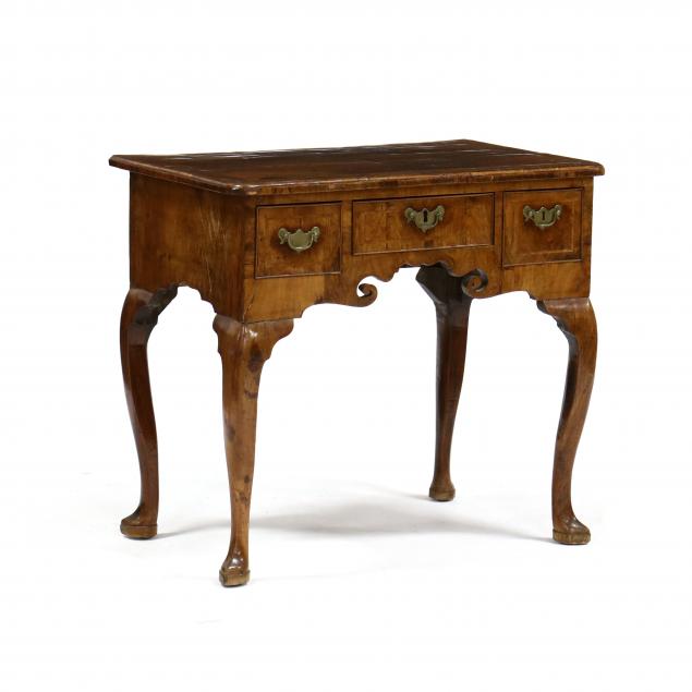 queen-anne-inlaid-walnut-dressing-table