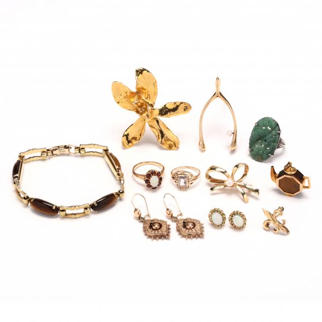 a-group-of-vintage-jewelry-items