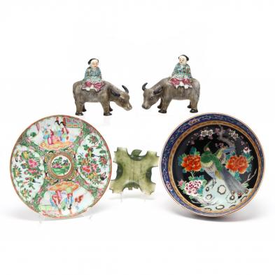 five-chinese-porcelain-decorative-objects