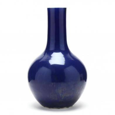 a-large-chinese-porcelain-powder-blue-bottle-vase