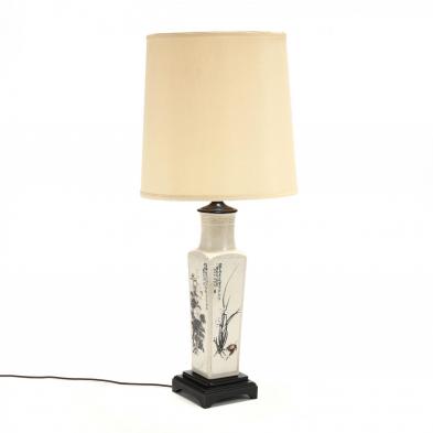 a-vintage-chinese-porcelain-table-lamp