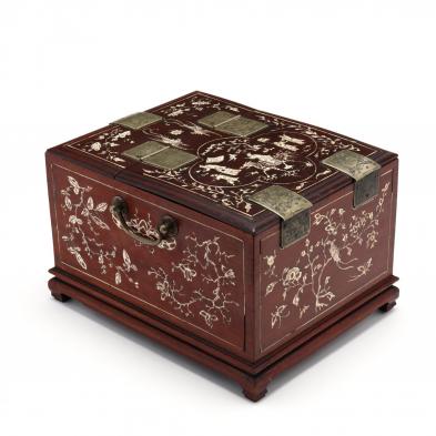a-chinese-bone-inlaid-traveling-vanity-box