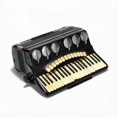 brevetto-scandalli-vintage-cased-concert-accordion