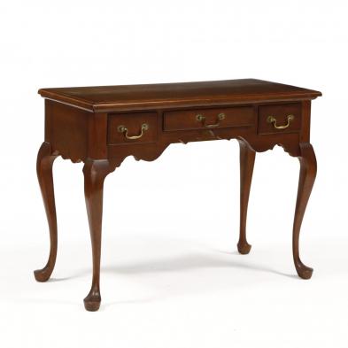 custom-queen-anne-style-mahogany-dressing-table