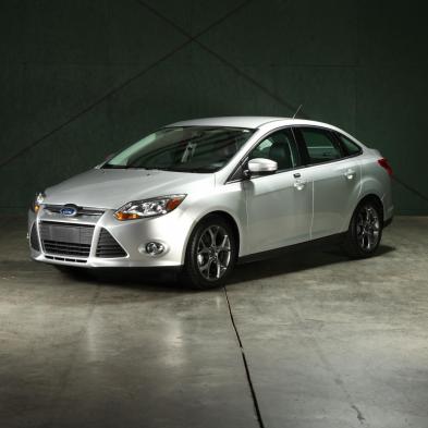 2014-ford-focus-se-sedan