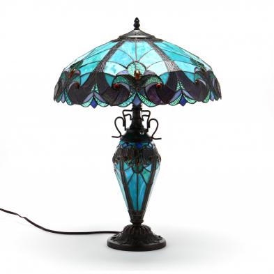 contemporary-stained-glass-table-lamp