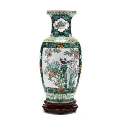 a-chinese-kangxi-style-famille-verte-vase