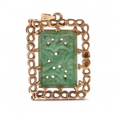 gold-and-jadeite-pendant