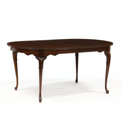 queen-anne-style-dining-table-with-two-leaves