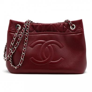 monogram-logo-shoulder-tote-chanel