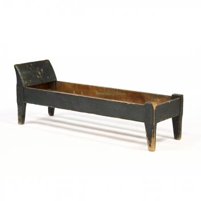 new-england-painted-daybed