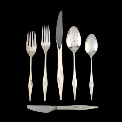 wallace-dawn-mist-sterling-silver-flatware-service