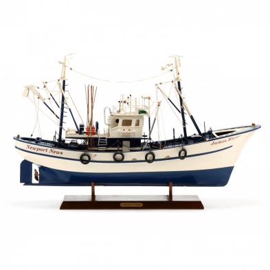 large-wooden-model-of-virginia-fishing-boat