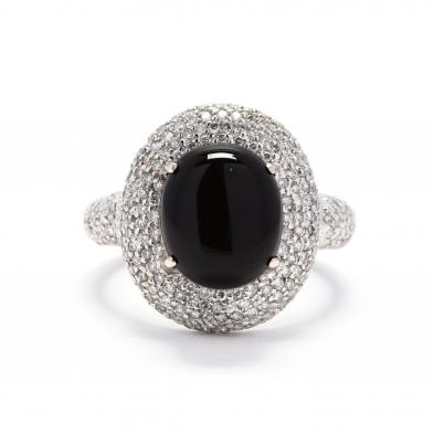 18kt-white-gold-onyx-and-diamond-ring