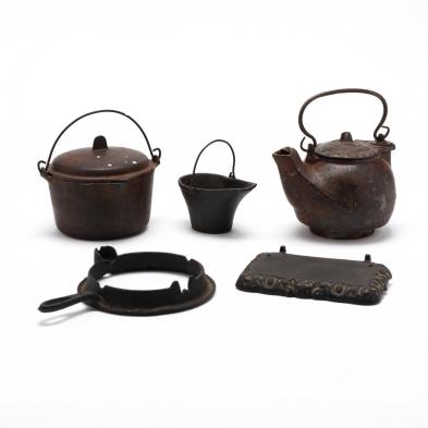 miniature-iron-kitchen-accessories-incl-wagner