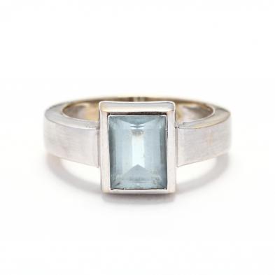 18kt-white-gold-and-aquamarine-ring-h-stern