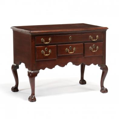 philadelphia-chippendale-walnut-dressing-table