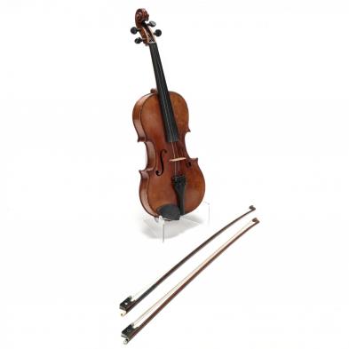 juzek-violin-with-a-lupot-bow-and-an-unmarked-bow