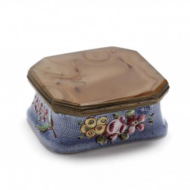 antique-enameled-snuff-box-with-agate-top
