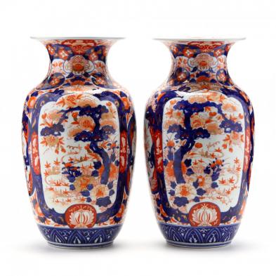 a-pair-of-large-chinese-mirrored-imari-vases