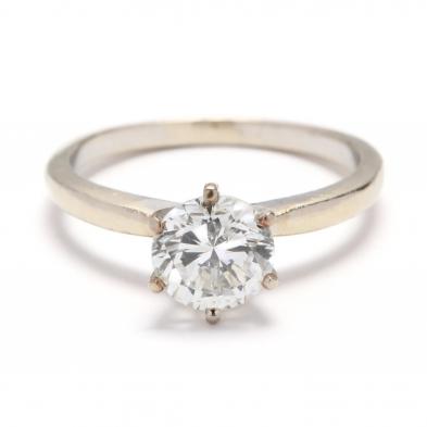 14kt-white-gold-and-diamond-solitaire-ring