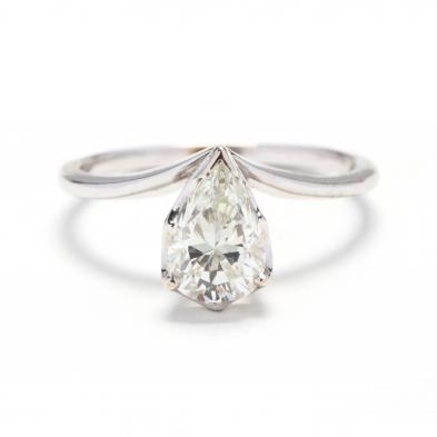 14kt-white-gold-pear-shape-diamond-ring