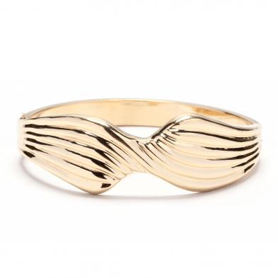 gold-ribbed-bangle-bracelet