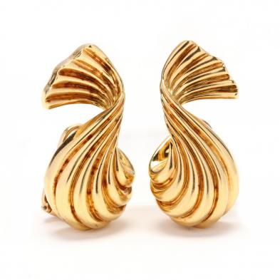 18kt-gold-earrings-judith-leiber