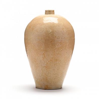 a-korean-maebyeong-vase