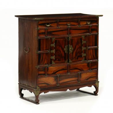 antique-diminutive-tansu-chest