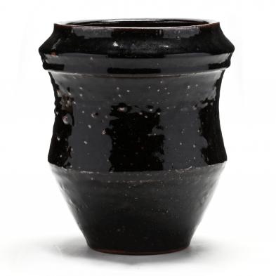 a-japanese-studio-black-jar