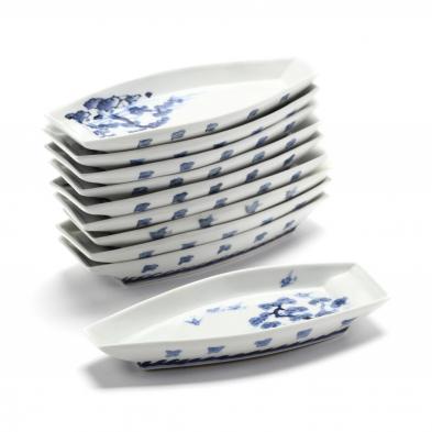 a-set-of-ten-japanese-porcelain-boat-dishes