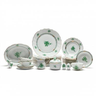 a-selection-of-herend-chinese-green-bouquet-tableware-29