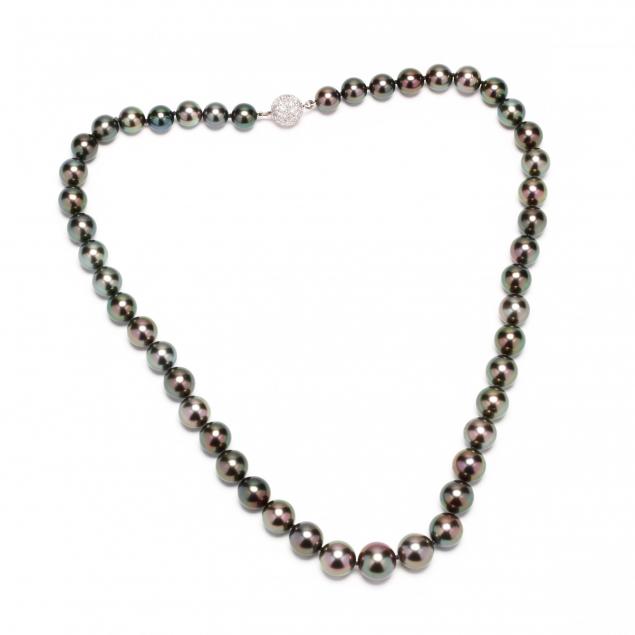 natural-color-cultured-tahitian-pearl-necklace-with-platinum-and-diamond-clasp