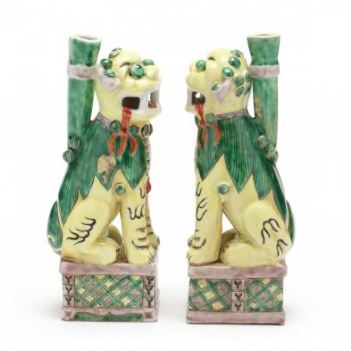 a-pair-of-chinese-foo-lion-vases