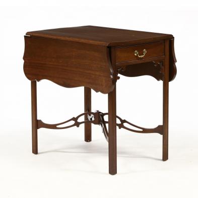 chippendale-style-mahogany-pembroke-table