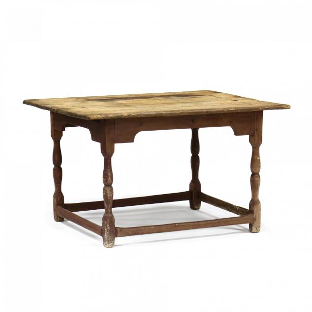 southern-painted-stretcher-base-tavern-table
