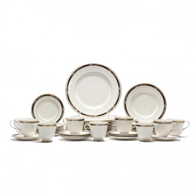 44-piece-royal-worcester-china-dinner-set