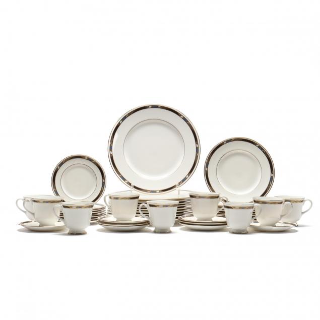 44-piece-royal-worcester-china-dinner-set