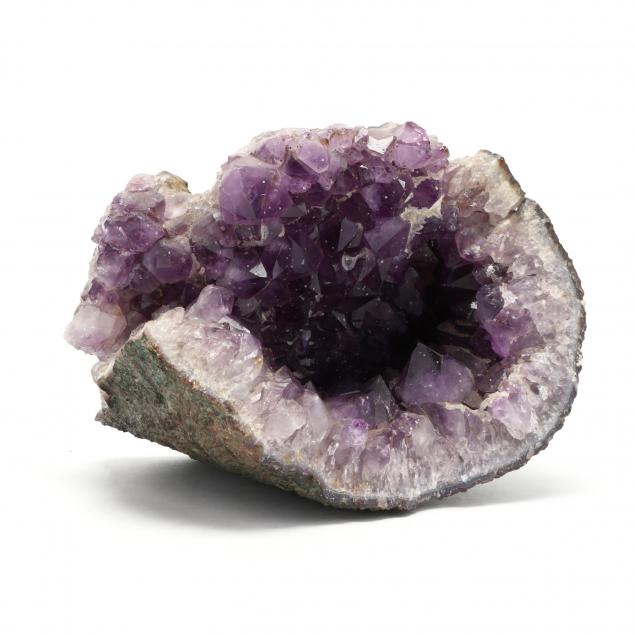 amethyst-geode-specimen