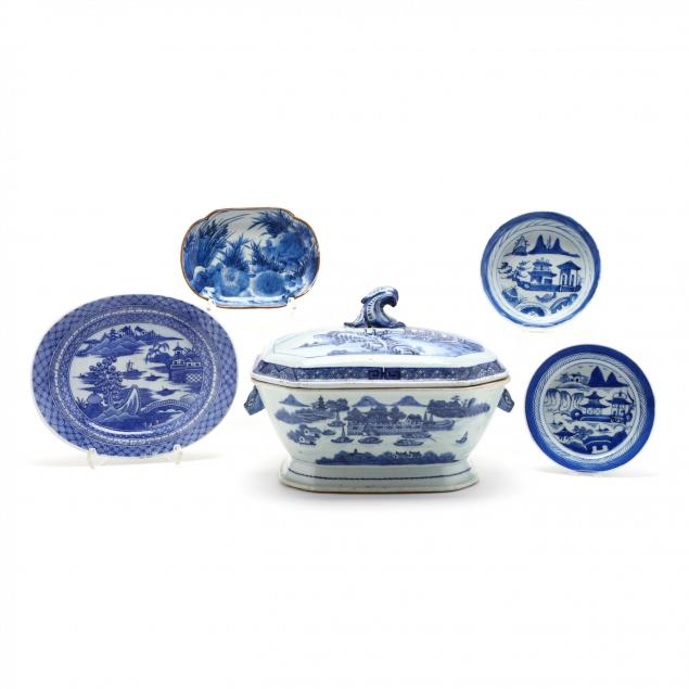 five-pieces-of-chinese-blue-and-white-porcelain