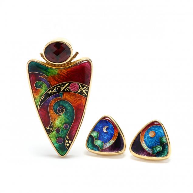 enamel-and-garnet-brooch-pendant-and-a-pair-of-22-18kt-gold-and-enamel-earrings-ricky-frank