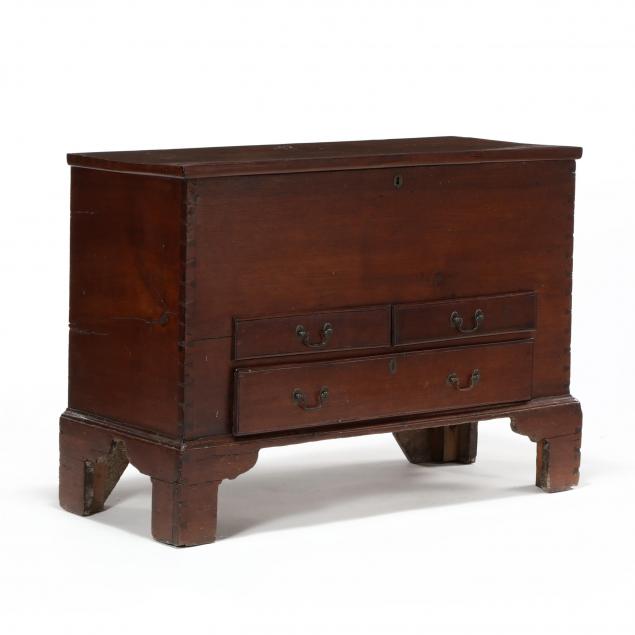 north-carolina-late-chippendale-walnut-blanket-chest