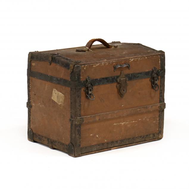 annie-wattt-s-antique-diminutive-dome-top-trunk